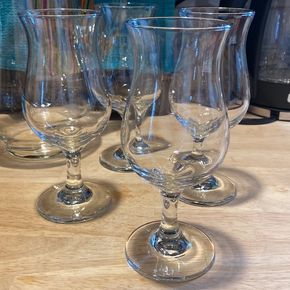 LIKE NEW Sangria Pitcher and Stemmed Glasses - Picture 2 of 5